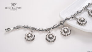 Modern Fashion Jewelry 